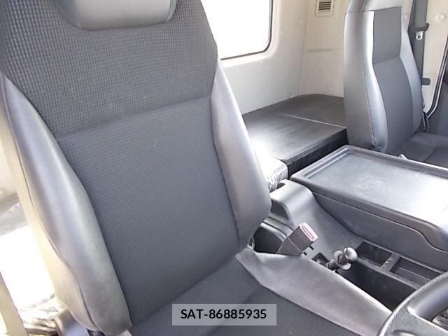 Mitsubishi FIGHTER 2020-05 7250781-5