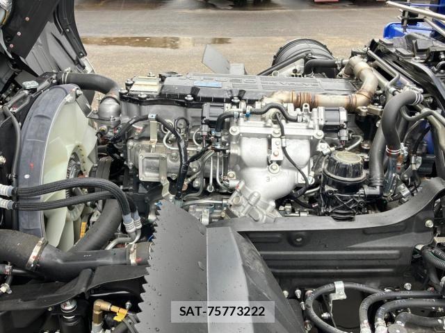 Mitsubishi FIGHTER 2025-02 7271880-16
