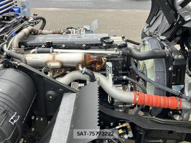 Mitsubishi FIGHTER 2025-02 7271880-17