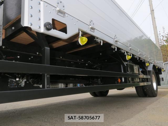 Mitsubishi FIGHTER 2026-04 7271881-13