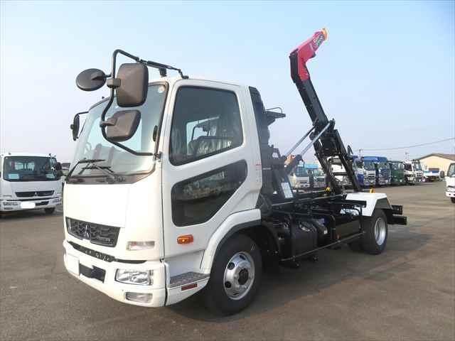 Mitsubishi FIGHTER 2026-03 7306670-24