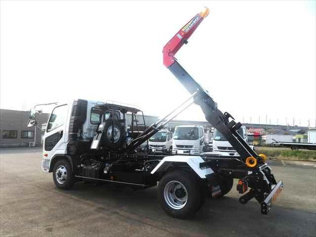 Mitsubishi FIGHTER 2026-03 7306670-27