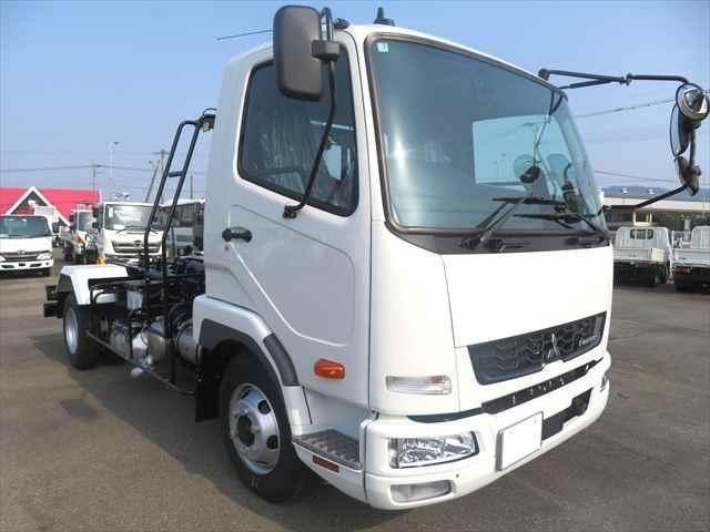 Mitsubishi FIGHTER 2026-03 7306670-3