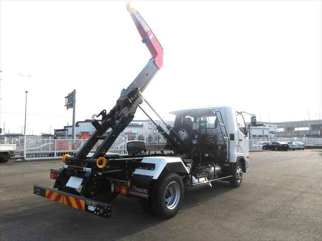 Mitsubishi FIGHTER 2026-03 7306672-26