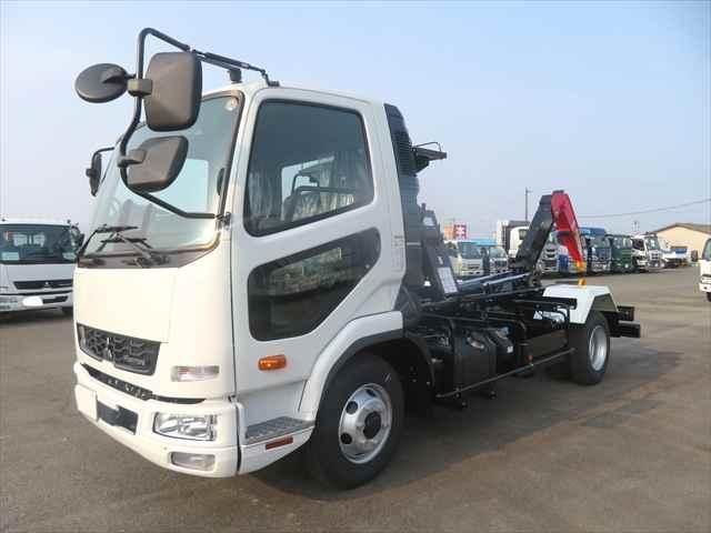 Mitsubishi FIGHTER 2026-03 7306672-28