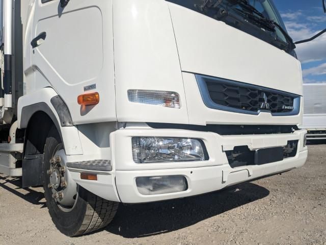 Mitsubishi FIGHTER 2020-10 7306669-25