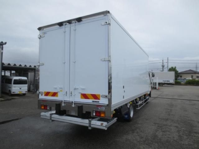 Mitsubishi FIGHTER 2025-12 7306671-3