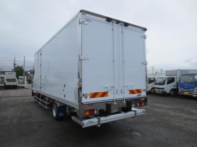 Mitsubishi FIGHTER 2025-12 7306671-4