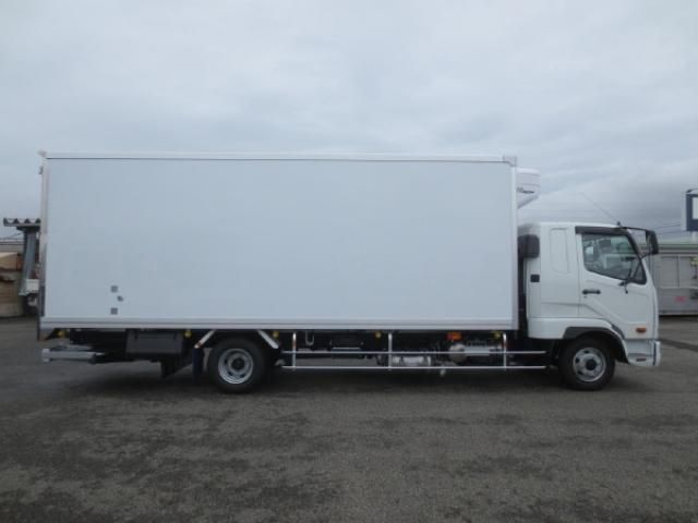 Mitsubishi FIGHTER 2025-12 7306671-7