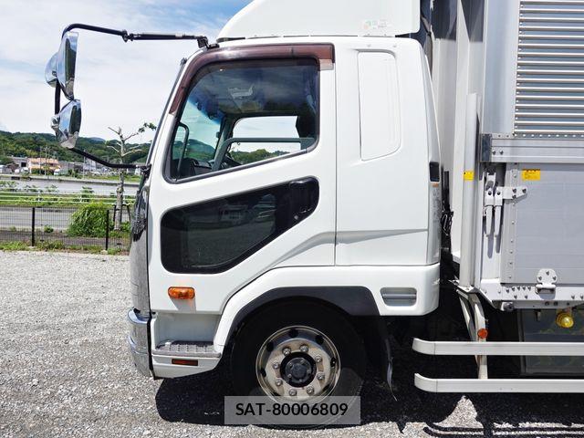 Mitsubishi FIGHTER 2015-08 7327037-12