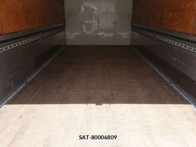 Mitsubishi FIGHTER 2015-08 7327037-16