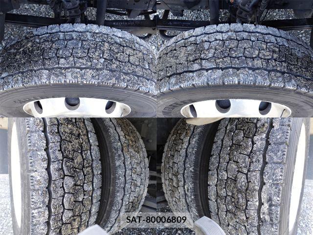 Mitsubishi FIGHTER 2015-08 7327037-17