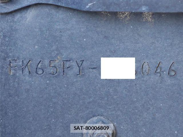 Mitsubishi FIGHTER 2015-08 7327037-19