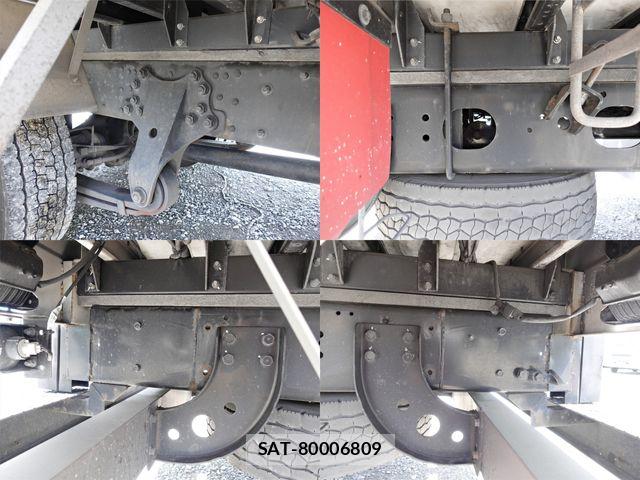 Mitsubishi FIGHTER 2015-08 7327037-22