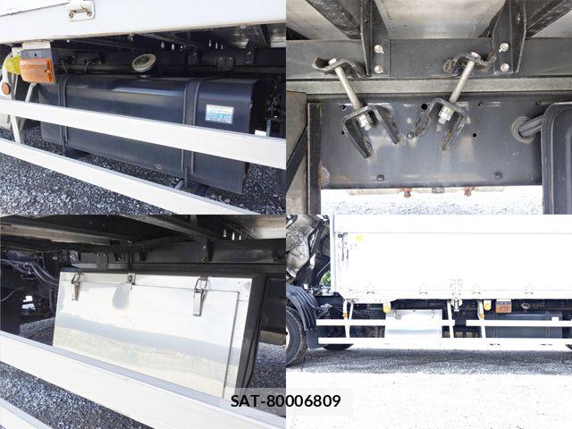 Mitsubishi FIGHTER 2015-08 7327037-23