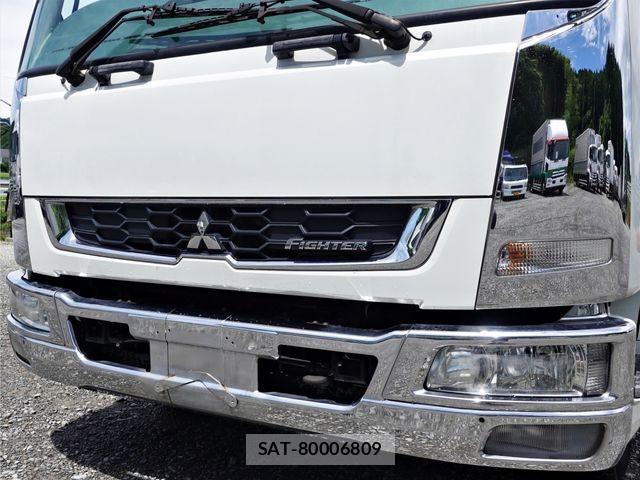 Mitsubishi FIGHTER 2015-08 7327037-2