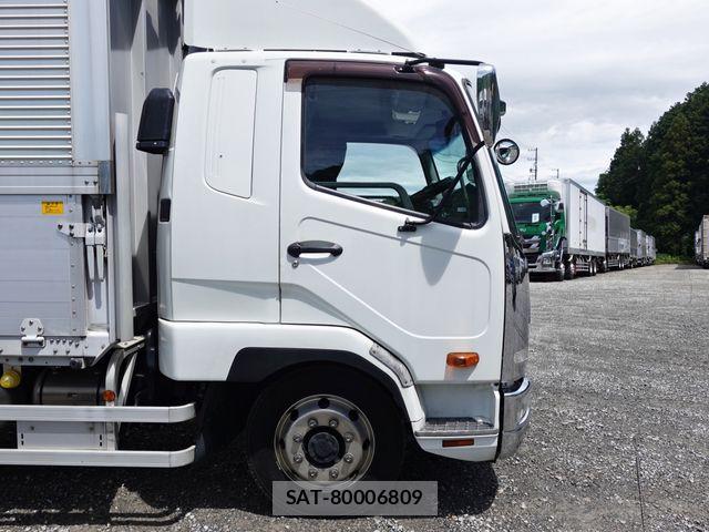Mitsubishi FIGHTER 2015-08 7327037-5