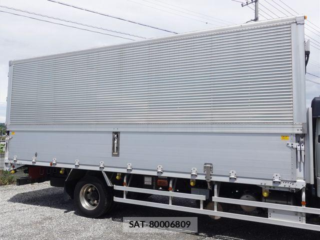 Mitsubishi FIGHTER 2015-08 7327037-6