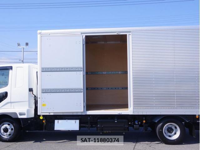 Mitsubishi FIGHTER 2026-03 7357736-10