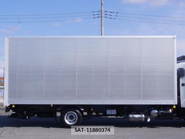 Mitsubishi FIGHTER 2026-03 7357736-17