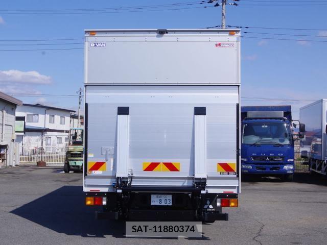 Mitsubishi FIGHTER 2026-03 7357736-19