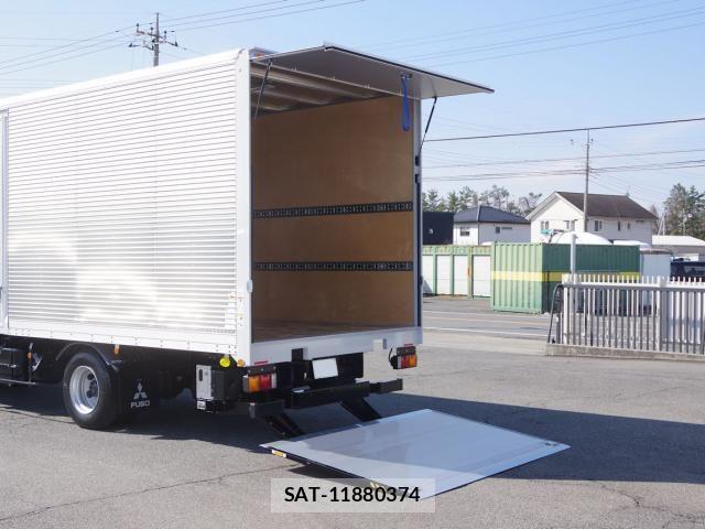 Mitsubishi FIGHTER 2026-03 7357736-8