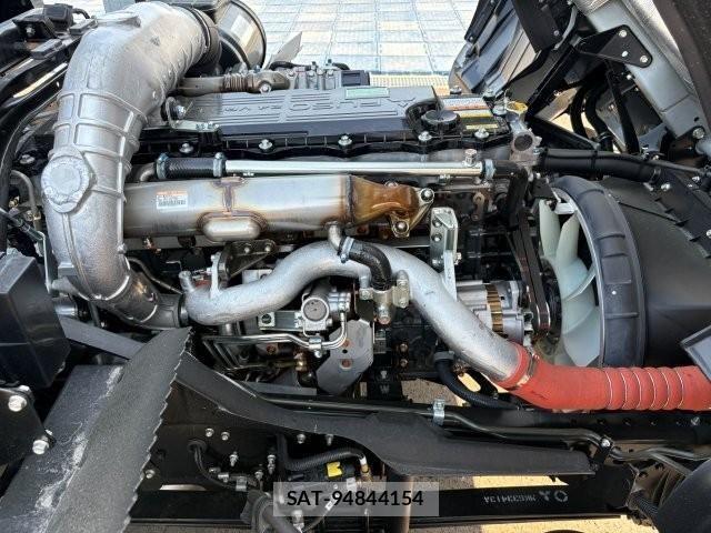 Mitsubishi FIGHTER 2025-08 7357737-16