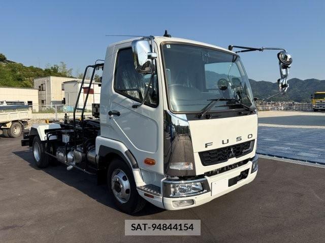 Mitsubishi FIGHTER 2025-08 7357737-1