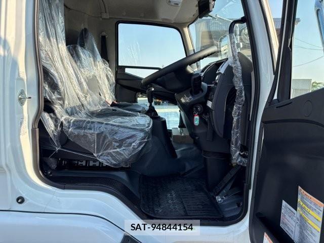 Mitsubishi FIGHTER 2025-08 7357737-19