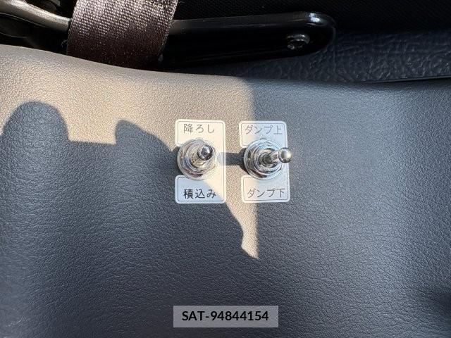 Mitsubishi FIGHTER 2025-08 7357737-28