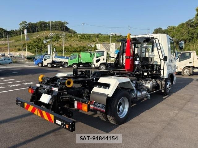 Mitsubishi FIGHTER 2025-08 7357737-3