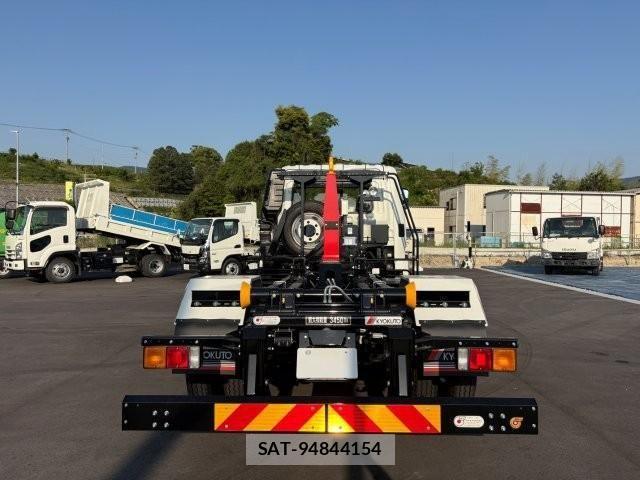 Mitsubishi FIGHTER 2025-08 7357737-7