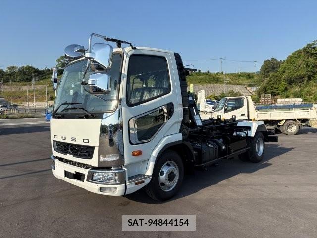 Mitsubishi FIGHTER 2025-08 7357737-8