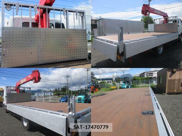 Mitsubishi FIGHTER 2015-06 7357735-9