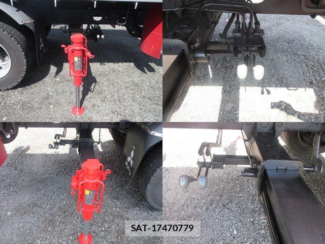 Mitsubishi FIGHTER 2015-06 7357735-12