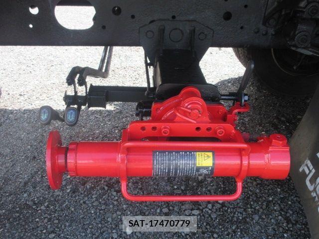 Mitsubishi FIGHTER 2015-06 7357735-14