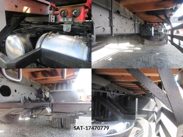 Mitsubishi FIGHTER 2015-06 7357735-15