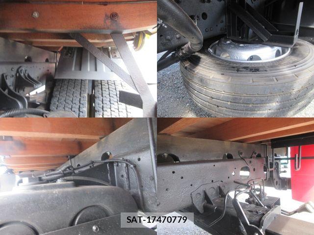 Mitsubishi FIGHTER 2015-06 7357735-16