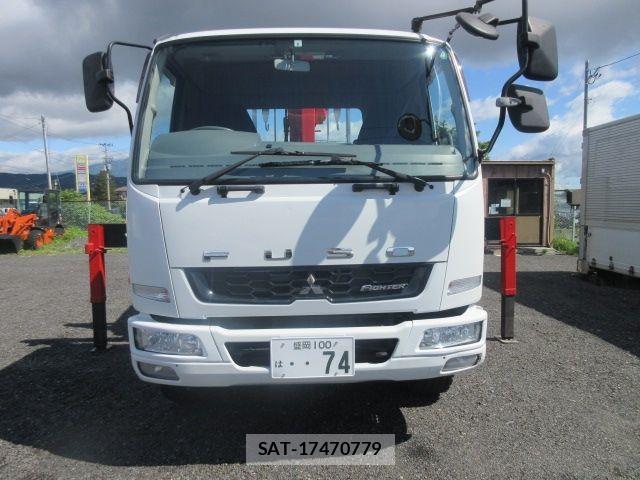 Mitsubishi FIGHTER 2015-06 7357735-1