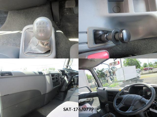 Mitsubishi FIGHTER 2015-06 7357735-21