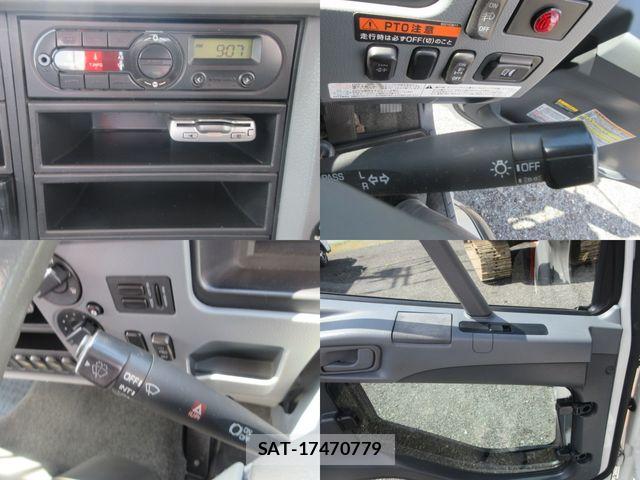 Mitsubishi FIGHTER 2015-06 7357735-23