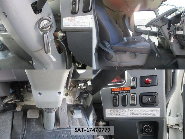 Mitsubishi FIGHTER 2015-06 7357735-24