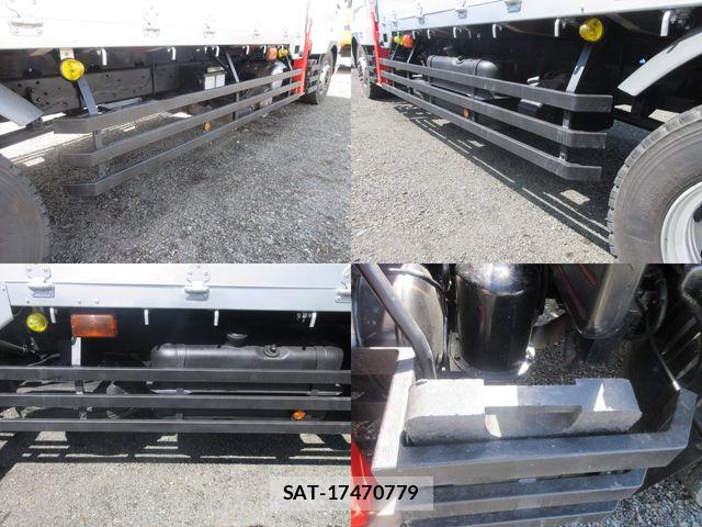 Mitsubishi FIGHTER 2015-06 7357735-26