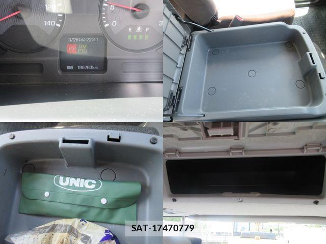 Mitsubishi FIGHTER 2015-06 7357735-27