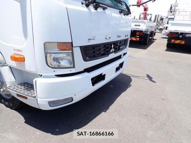 Mitsubishi FIGHTER 2016-03 7357738-9