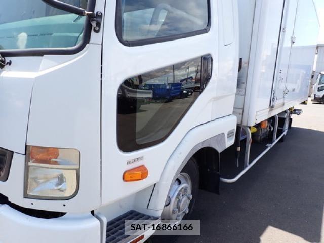 Mitsubishi FIGHTER 2016-03 7357738-10