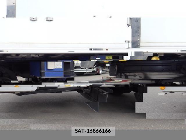 Mitsubishi FIGHTER 2016-03 7357738-18