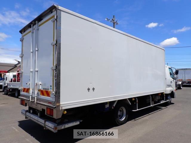 Mitsubishi FIGHTER 2016-03 7357738-4