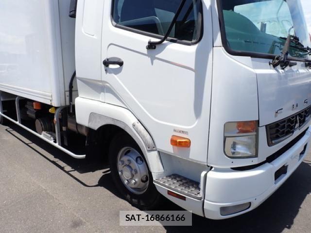 Mitsubishi FIGHTER 2016-03 7357738-8
