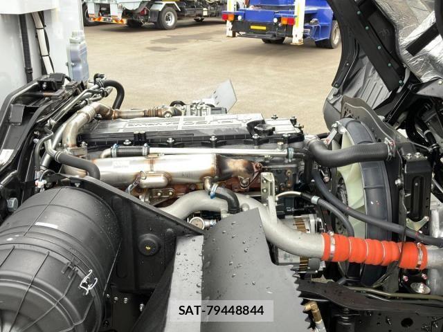 Mitsubishi FIGHTER 2025-04 7357732-17